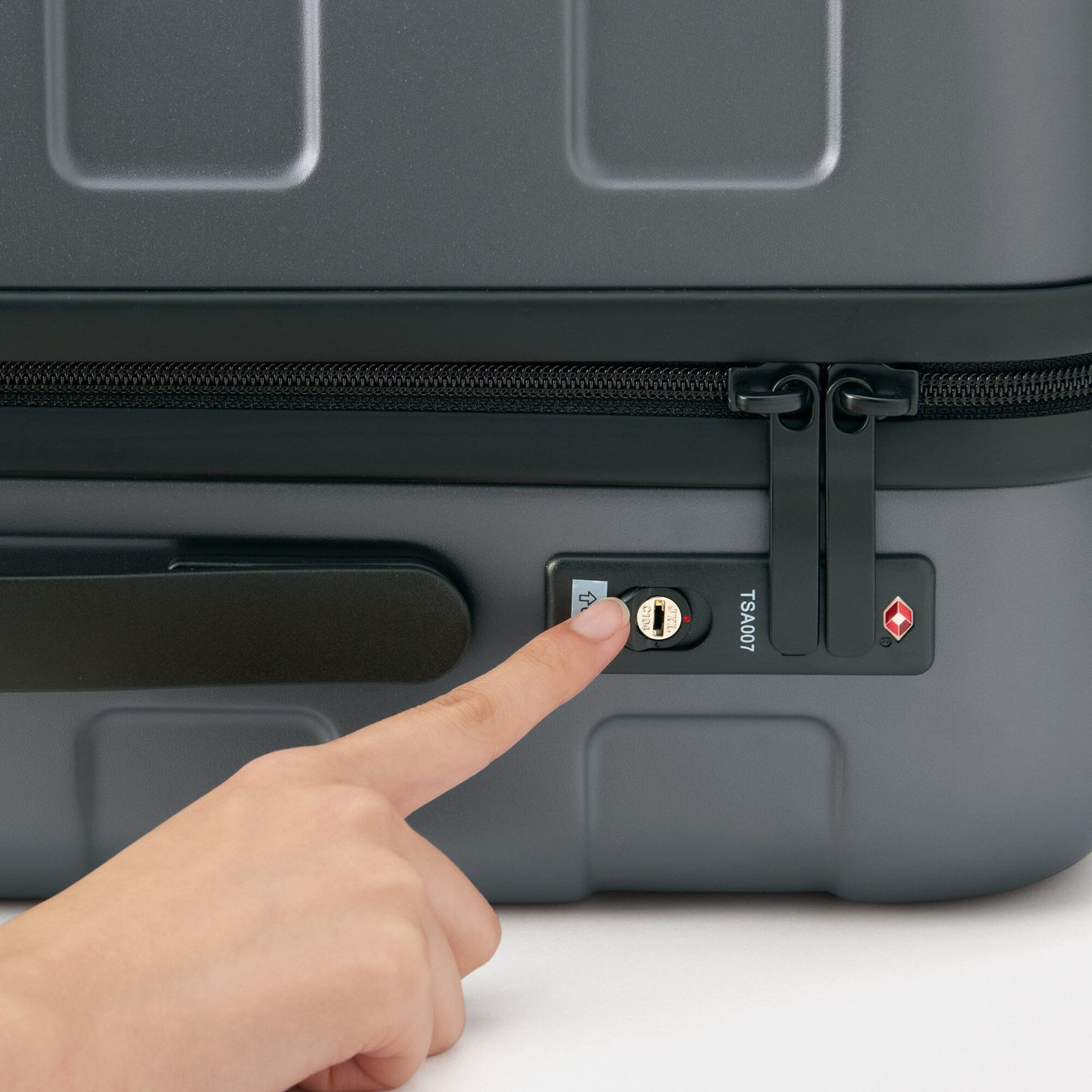 Adjustable Handle Hard Shell Suitcase 36L | Carry-On Gray MUJI