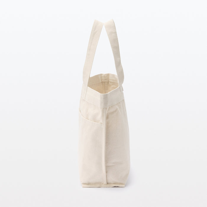 MUJI USA on X: A basic tote bag made of organic cotton canvas with just  the right thickness. Featuring multiple compartments to sort your  belongings. Shop the Indian Cotton Tote Bag in