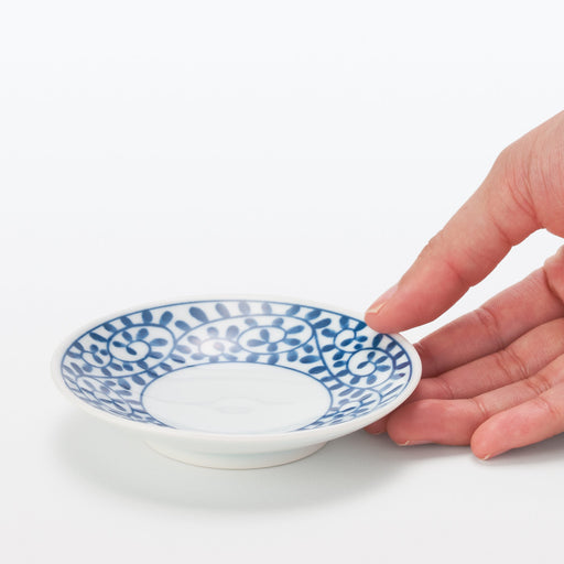 Hasami Ware Small Plate - Arabesque Pattern MUJI