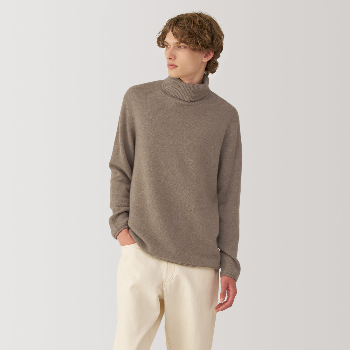 Labo Men's Natural Cashmere Turtleneck Sweater