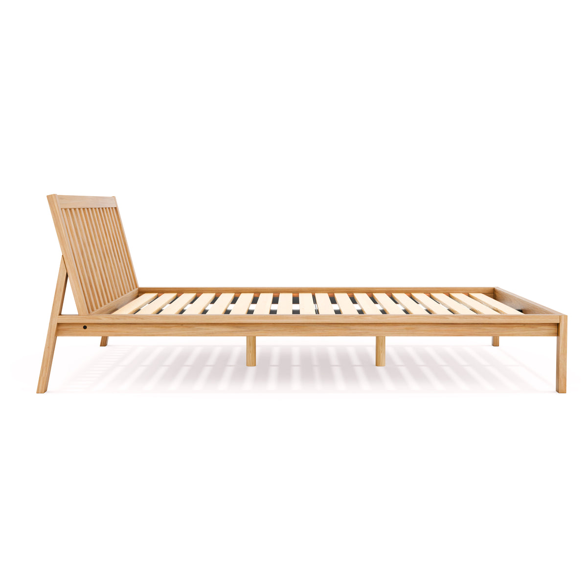 Man Lean Back Oak Lean Back Wooden King Bed | Bedroom Furniture | MUJI USA