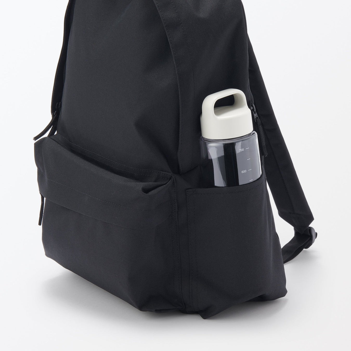 Easy-to-Carry Water Bottle With Scale - White (23.7 fl oz) MUJI