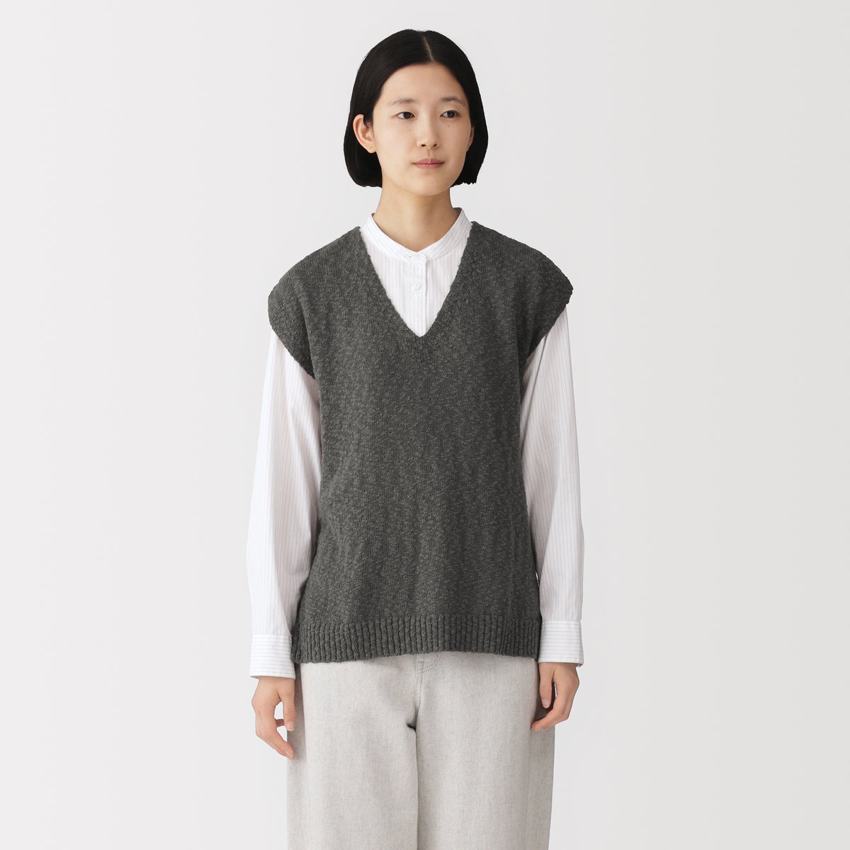 Cotton Slub Yarn V-Neck Vest